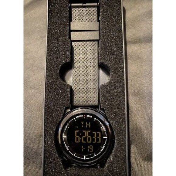 New Ultra-Thin Minimalist Sports Waterproof Digital Watches Men with WideAngle - Picture 1 of 1